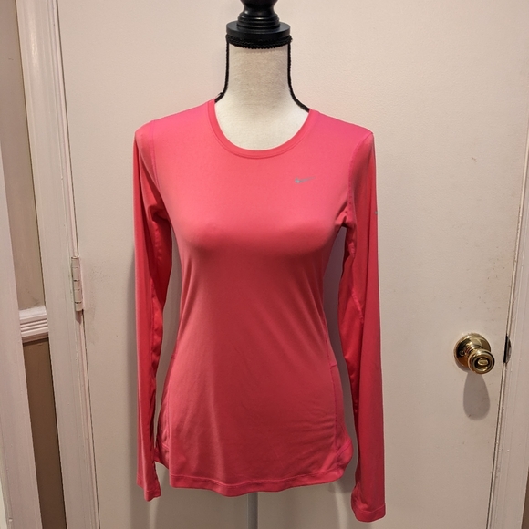 Women's NIKE Dri-fit long sleeve polyester top. Size small. - Picture 3 of 10